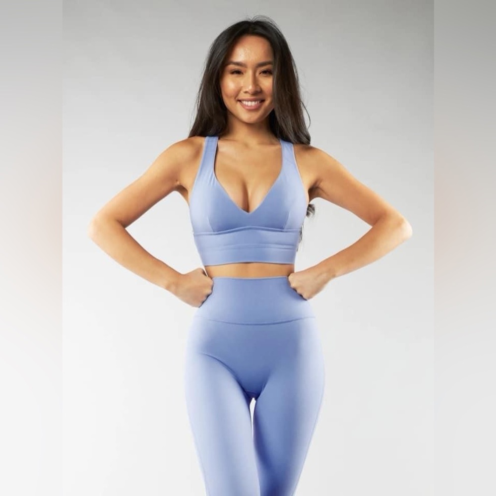 Buff bunny, Alpha bra rainwater blue